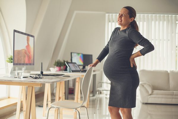 Backache at the end of pregnancy